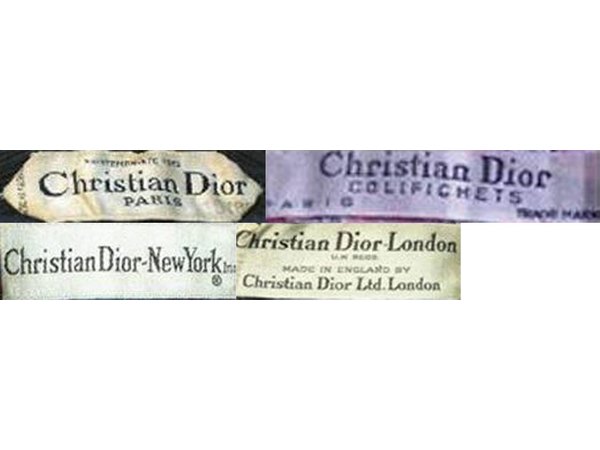 Full-Name Pointed Tags label